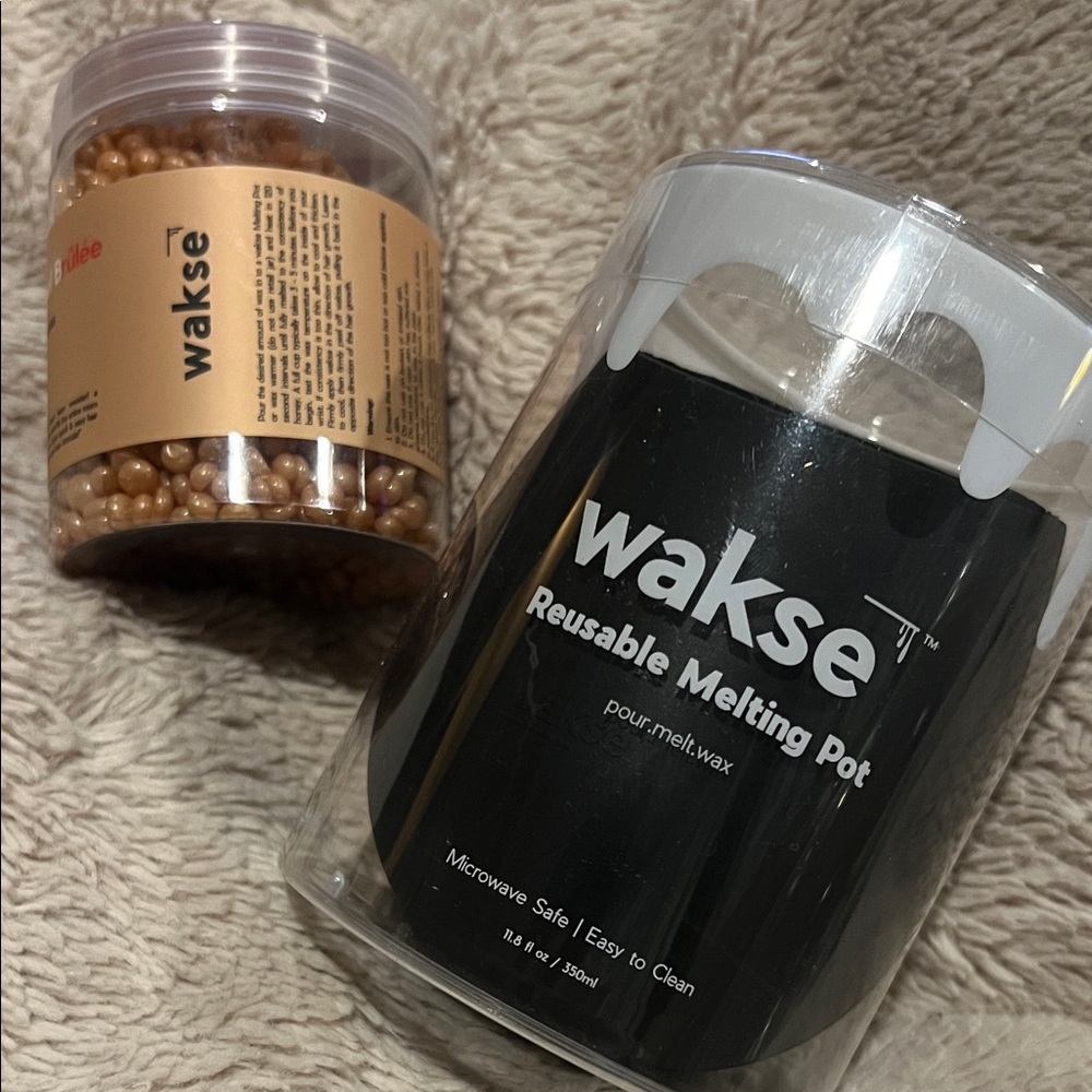 Wakse Reusable Melting Pot with Gold Wax Beads
